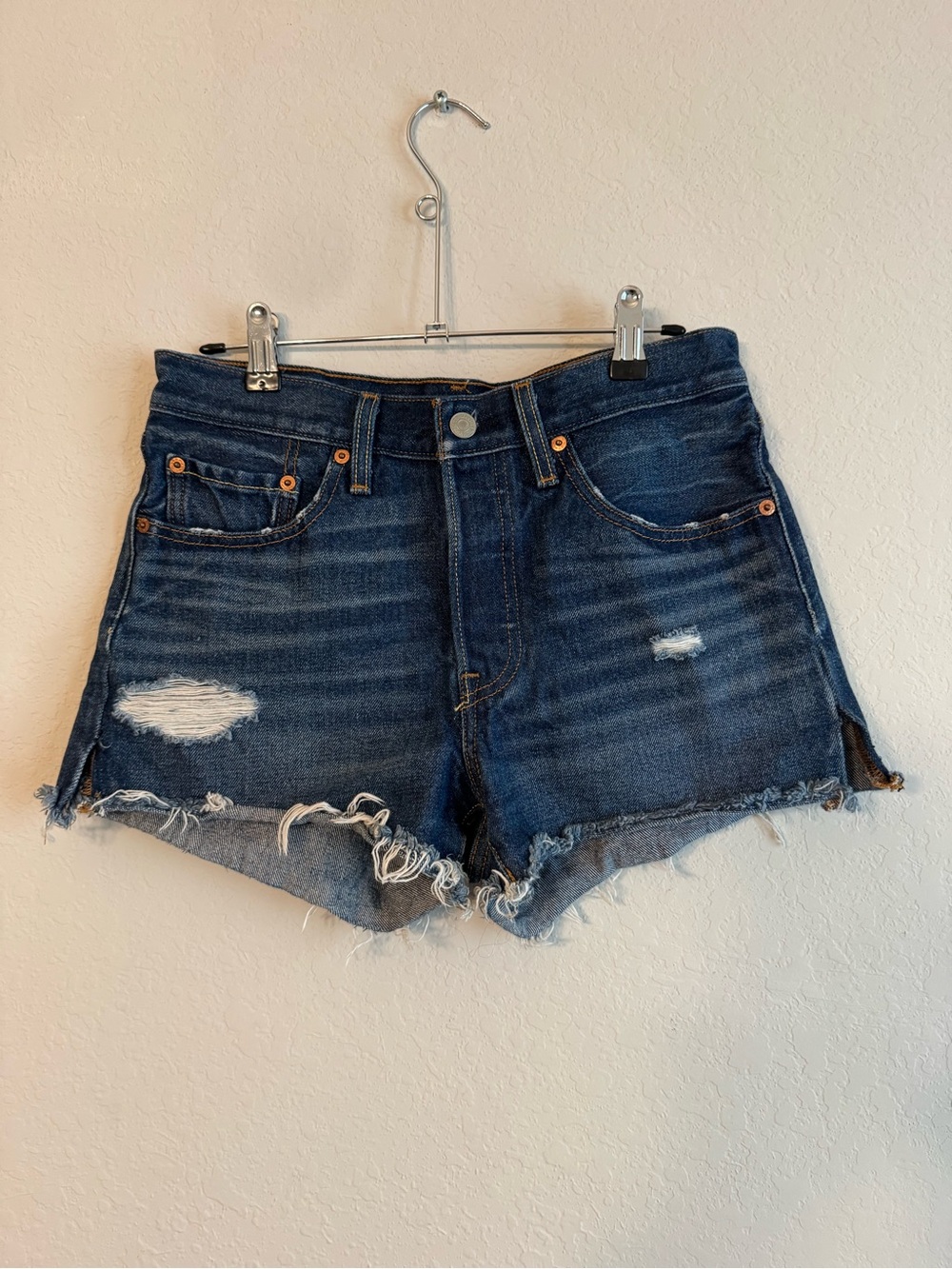 Levi’s Dark Wash Jean Shorts 26